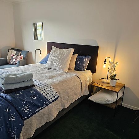 Magnolia House Apartment Featherston Bagian luar foto