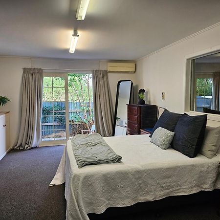 Magnolia House Apartment Featherston Bagian luar foto