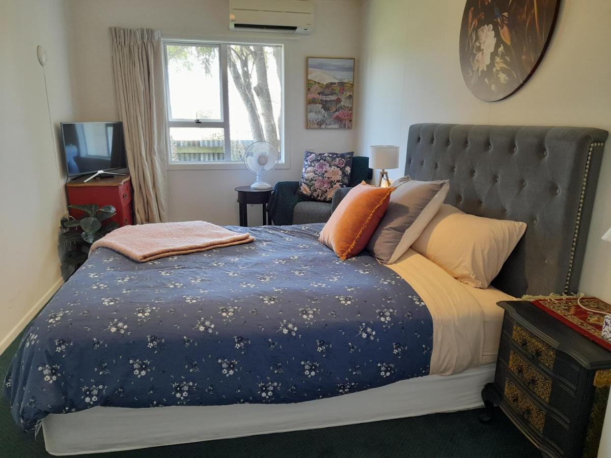 Magnolia House Apartment Featherston Bagian luar foto