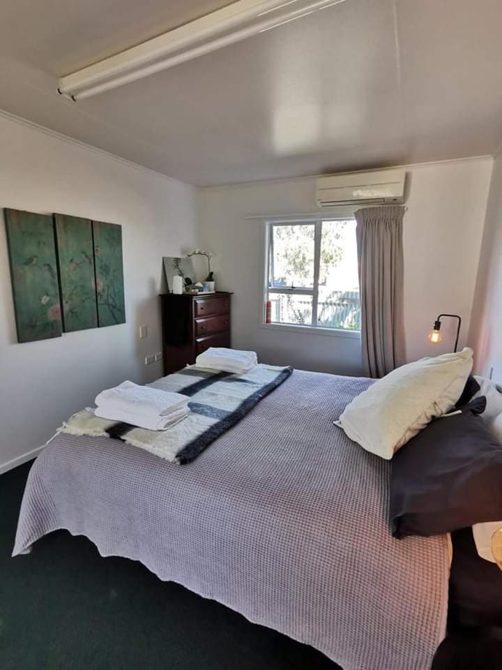 Magnolia House Apartment Featherston Bagian luar foto